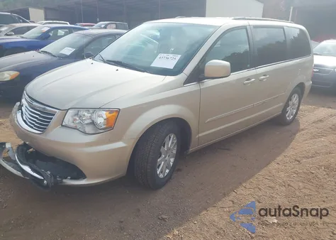 2016 Chrysler Town & Country Touring z USA, uszkodzony, nr VIN 2C4RC1BG8GR213163